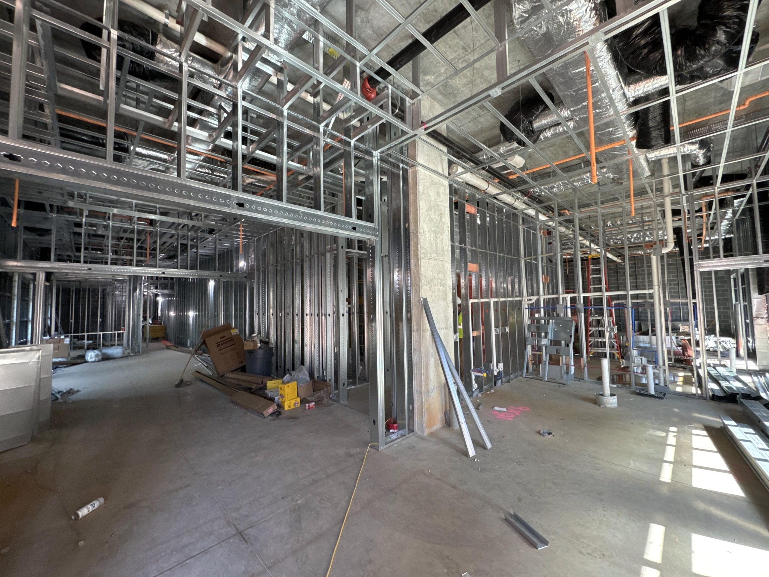 LEASING & AMENITY